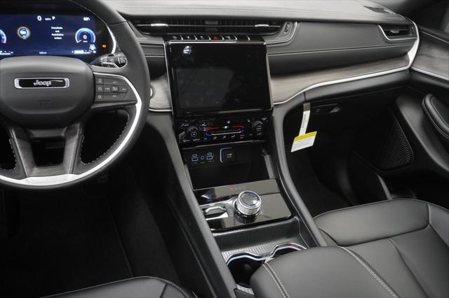 new 2025 Jeep Grand Cherokee car, priced at $43,690