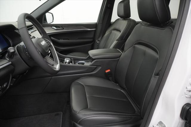 new 2025 Jeep Grand Cherokee car, priced at $43,690