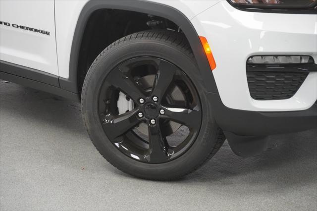 new 2025 Jeep Grand Cherokee car, priced at $43,690