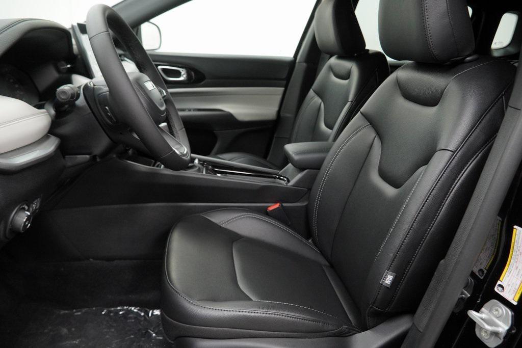 new 2026 Jeep Compass car, priced at $31,625