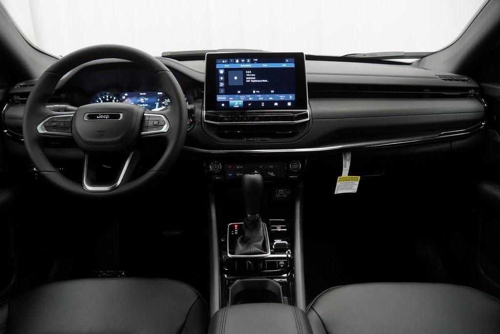 new 2026 Jeep Compass car, priced at $33,185