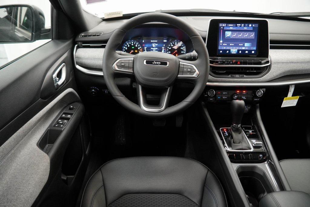 new 2025 Jeep Compass car, priced at $26,760