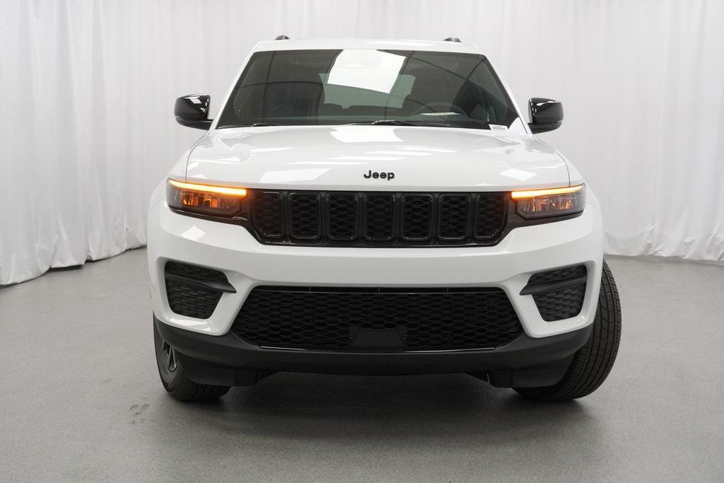 new 2025 Jeep Grand Cherokee car, priced at $38,885