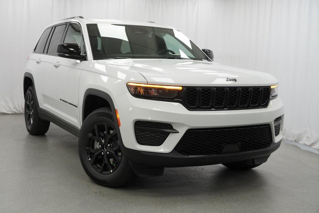 new 2025 Jeep Grand Cherokee car, priced at $38,885