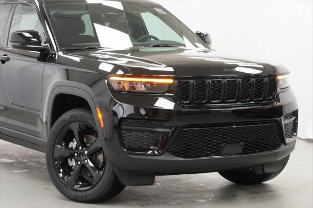 new 2025 Jeep Grand Cherokee car, priced at $40,675