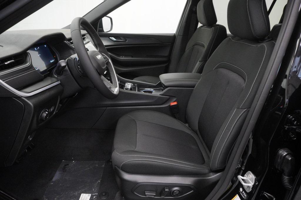 new 2025 Jeep Grand Cherokee L car, priced at $36,625
