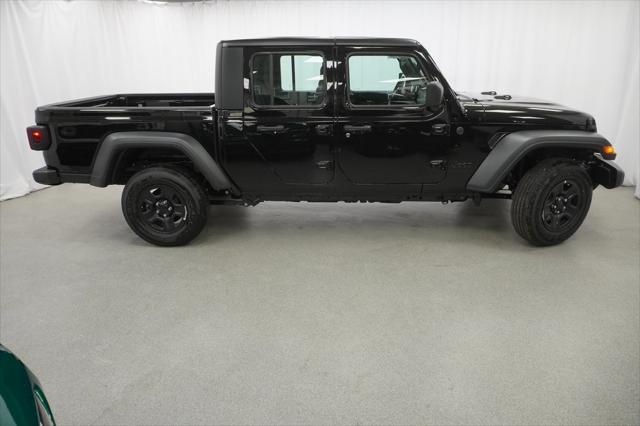 new 2025 Jeep Gladiator car, priced at $39,385