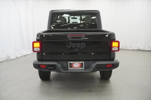 new 2025 Jeep Gladiator car, priced at $39,385