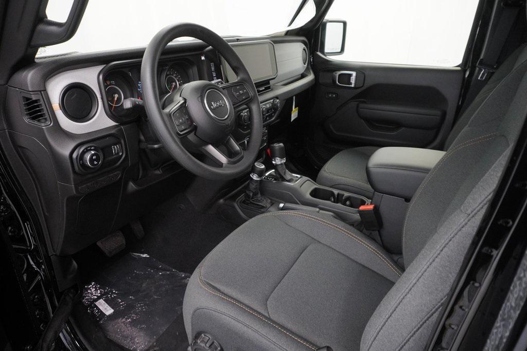new 2025 Jeep Gladiator car, priced at $38,385