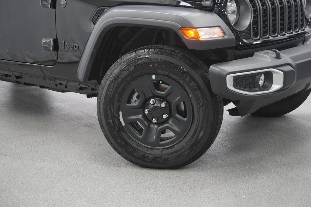 new 2025 Jeep Gladiator car, priced at $38,385
