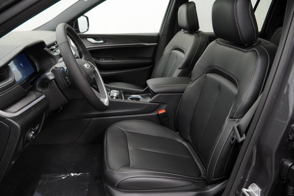 new 2025 Jeep Grand Cherokee L car, priced at $48,335