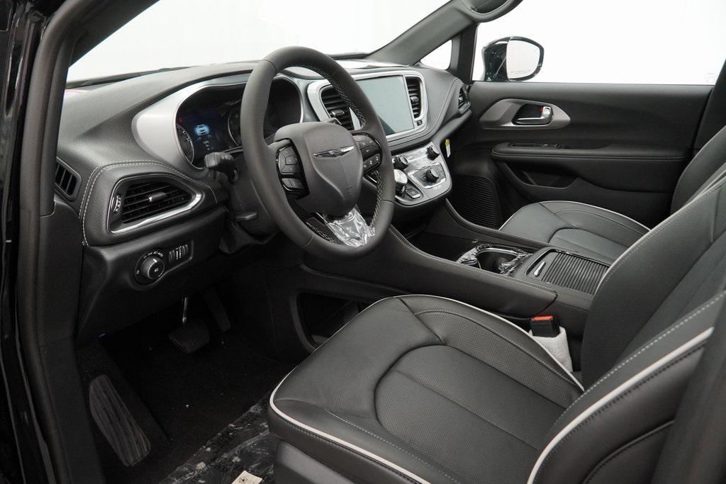 new 2026 Chrysler Pacifica car, priced at $54,005