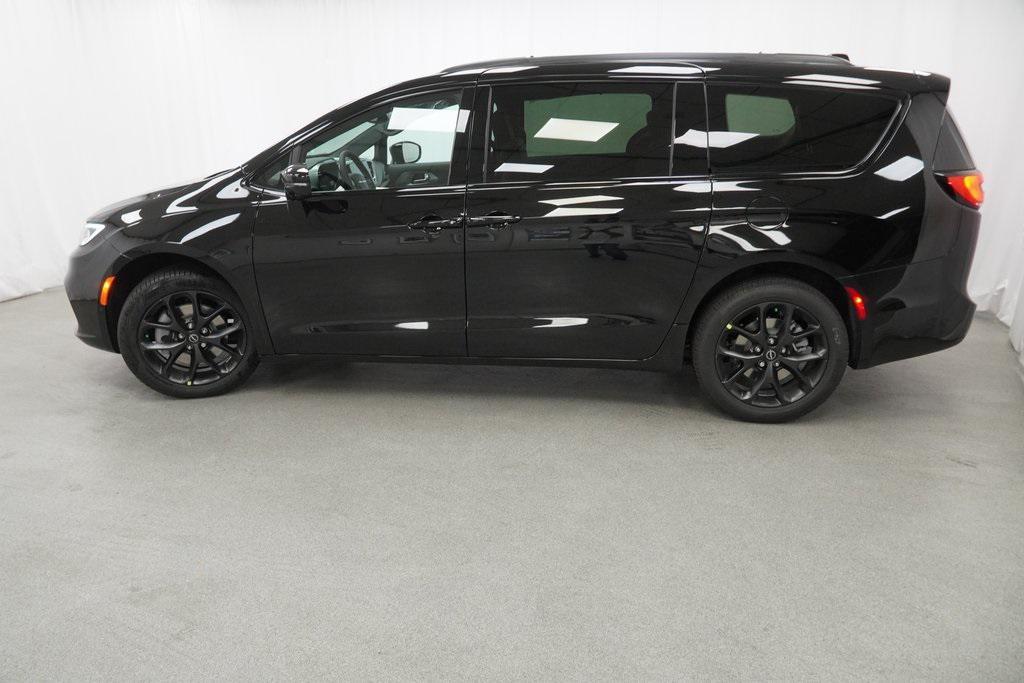 new 2026 Chrysler Pacifica car, priced at $54,005