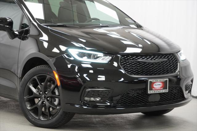 new 2025 Chrysler Pacifica car, priced at $49,040