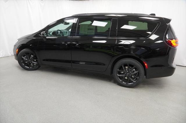 new 2025 Chrysler Pacifica car, priced at $49,040