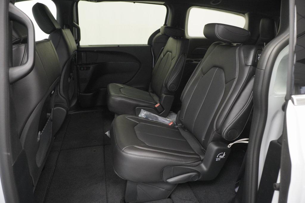 new 2025 Chrysler Pacifica car, priced at $41,090