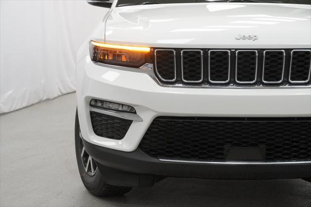 new 2025 Jeep Grand Cherokee car, priced at $42,165