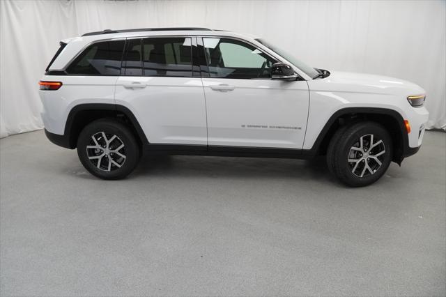 new 2025 Jeep Grand Cherokee car, priced at $42,165