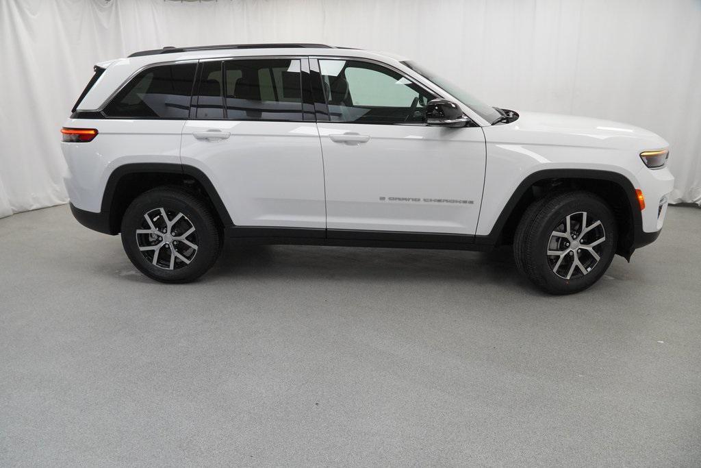 new 2025 Jeep Grand Cherokee car, priced at $44,415