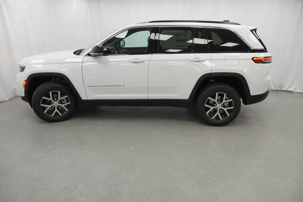 new 2025 Jeep Grand Cherokee car, priced at $44,415