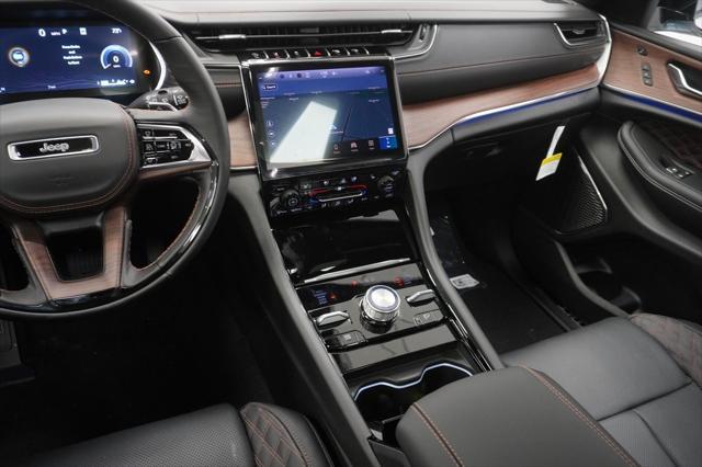 new 2025 Jeep Grand Cherokee car, priced at $49,555