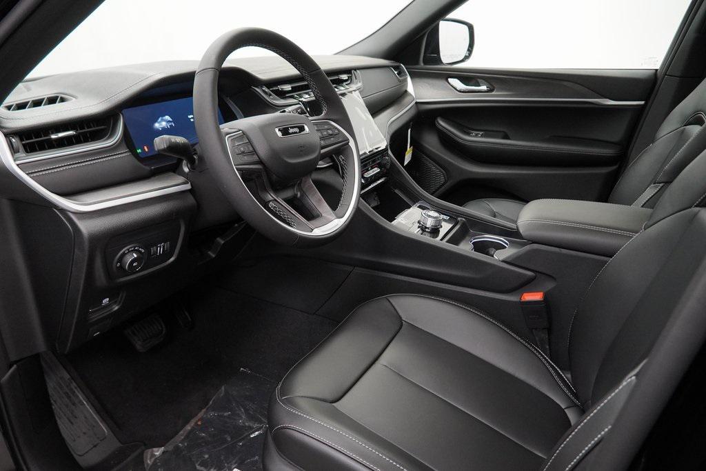 new 2025 Jeep Grand Cherokee car, priced at $46,485