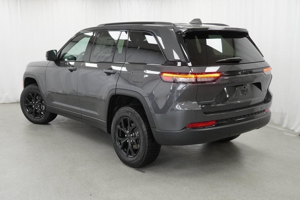 new 2025 Jeep Grand Cherokee car, priced at $41,730