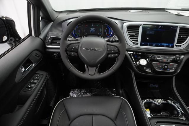 new 2025 Chrysler Pacifica Hybrid car, priced at $50,080