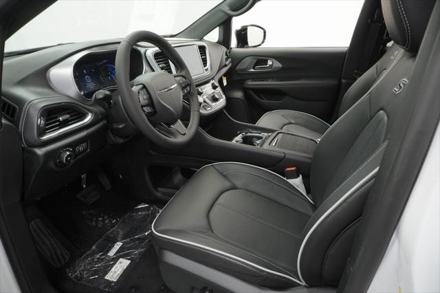 new 2025 Chrysler Pacifica Hybrid car, priced at $50,080