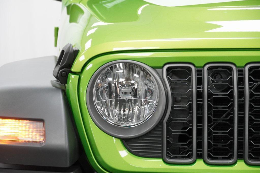 new 2026 Jeep Wrangler car, priced at $39,085