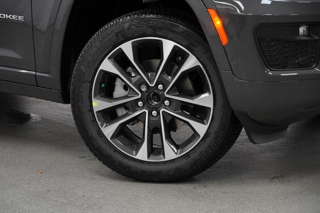new 2025 Jeep Grand Cherokee car, priced at $51,335