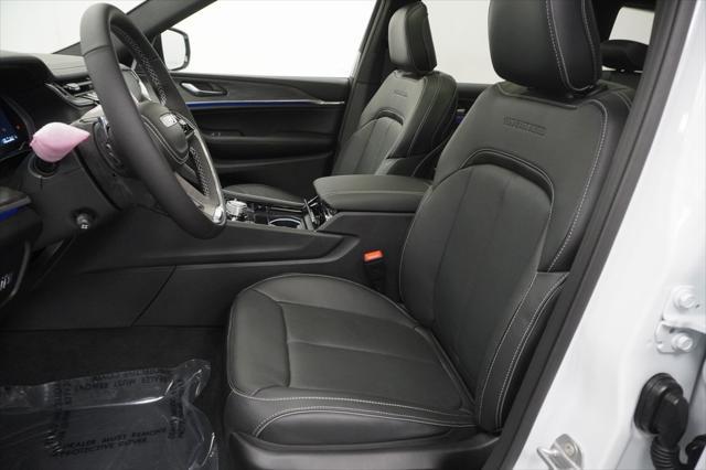 new 2025 Jeep Grand Cherokee car, priced at $49,985