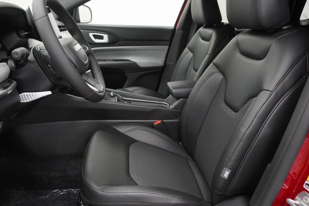 new 2025 Jeep Compass car, priced at $28,260