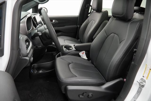 new 2025 Chrysler Pacifica car, priced at $46,035