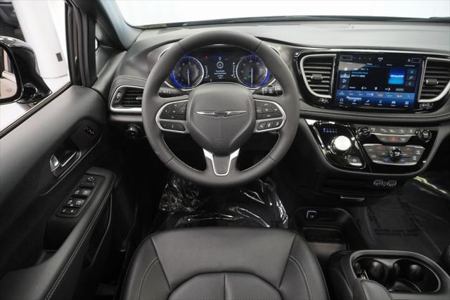 used 2025 Chrysler Pacifica car, priced at $43,994