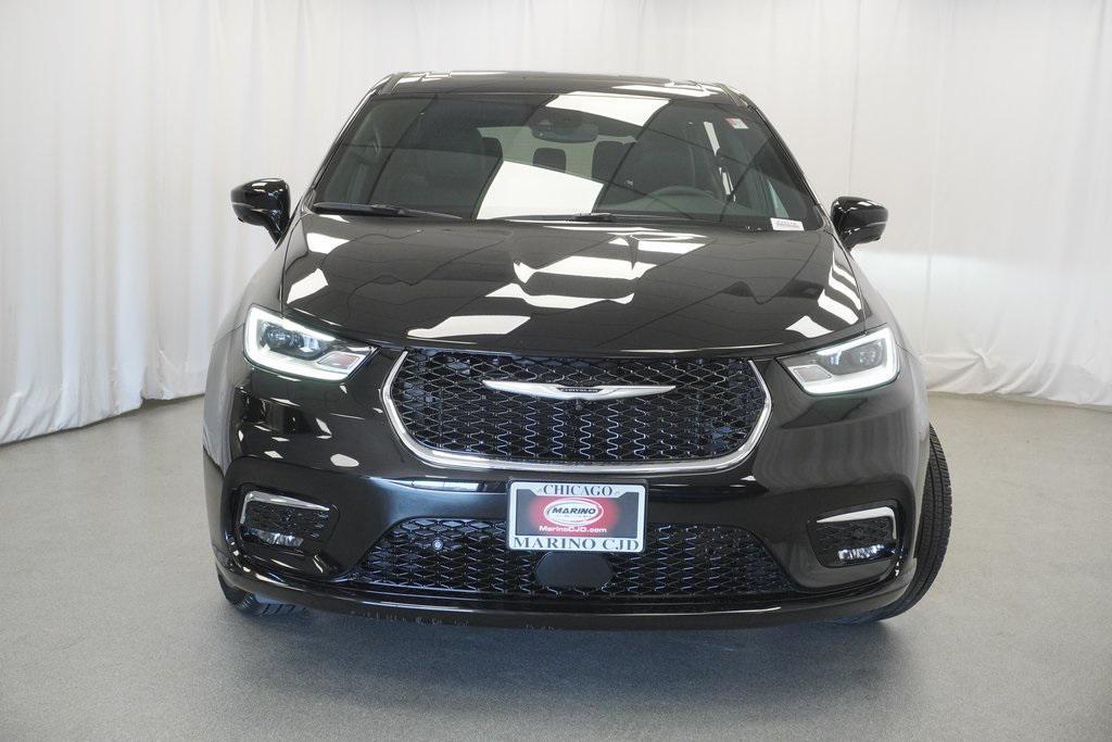 used 2025 Chrysler Pacifica car, priced at $42,094