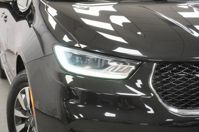 used 2021 Chrysler Pacifica Hybrid car, priced at $29,794