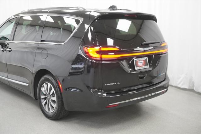 used 2021 Chrysler Pacifica Hybrid car, priced at $29,794