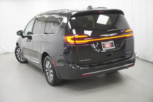 used 2021 Chrysler Pacifica Hybrid car, priced at $29,794