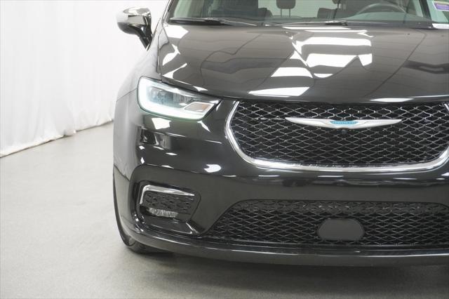 used 2021 Chrysler Pacifica Hybrid car, priced at $29,794