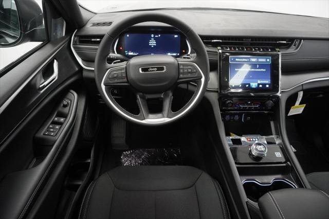 new 2025 Jeep Grand Cherokee car, priced at $34,875
