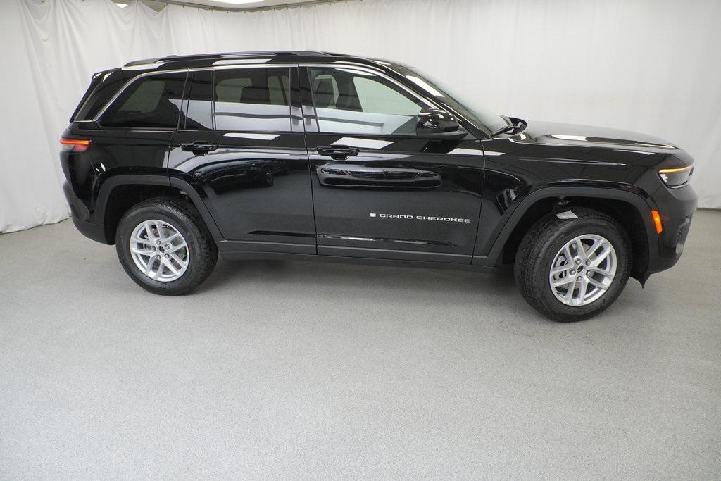 new 2025 Jeep Grand Cherokee car, priced at $35,125