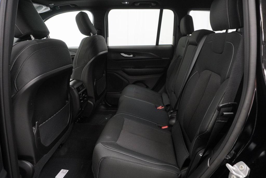 new 2025 Jeep Grand Cherokee car, priced at $35,125