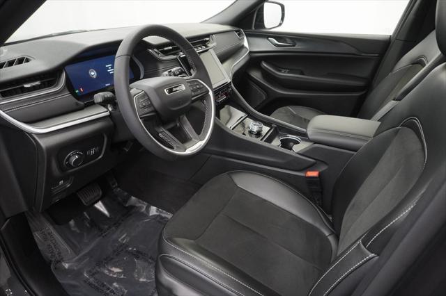 used 2024 Jeep Grand Cherokee car, priced at $39,994
