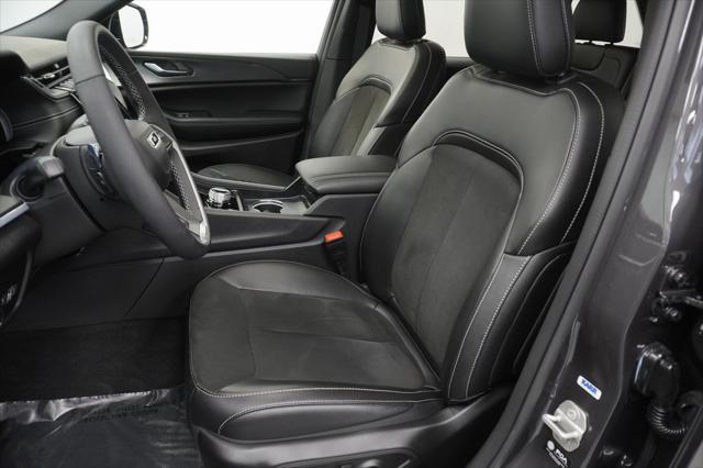 used 2024 Jeep Grand Cherokee car, priced at $39,994
