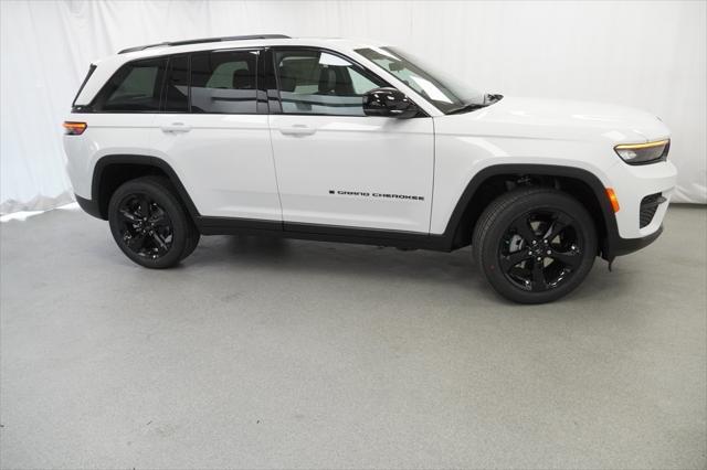 new 2025 Jeep Grand Cherokee car, priced at $40,080