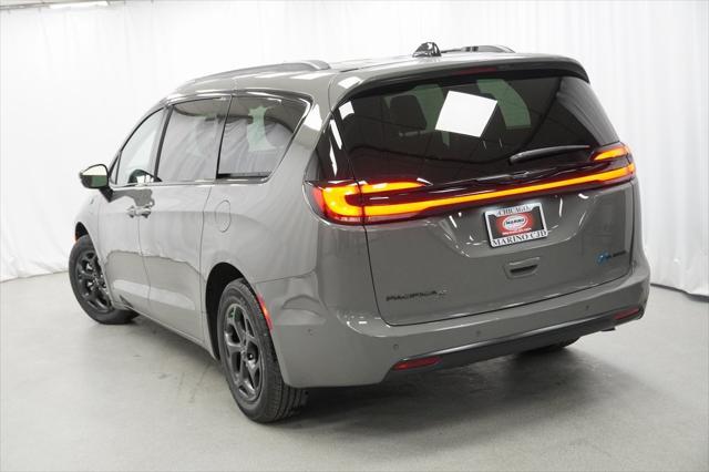 new 2025 Chrysler Pacifica Hybrid car, priced at $49,775