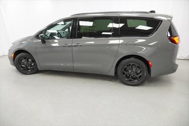 new 2025 Chrysler Pacifica Hybrid car, priced at $49,775