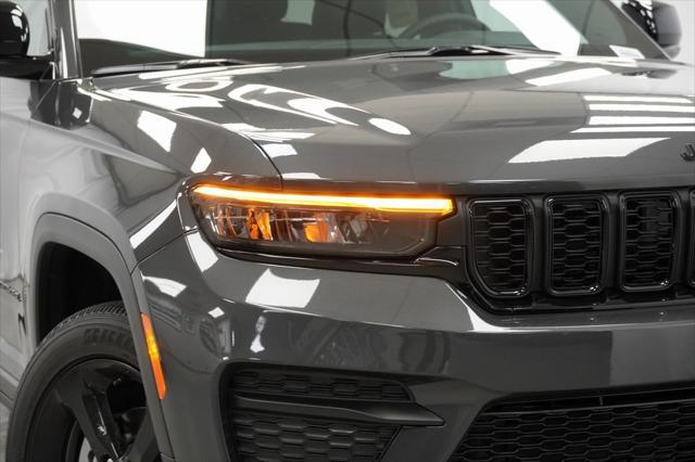 new 2024 Jeep Grand Cherokee car, priced at $39,175