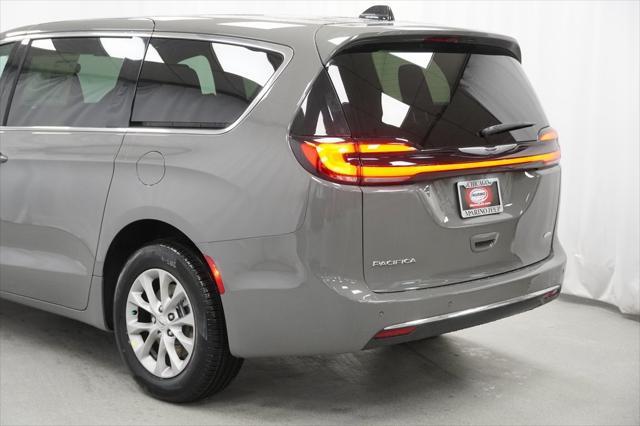 new 2025 Chrysler Pacifica car, priced at $41,635